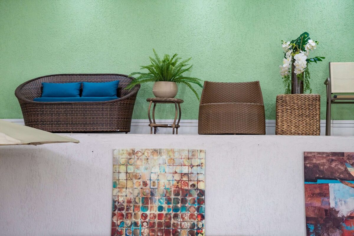 Móveis sintéticos para jardim no Embu das Artes